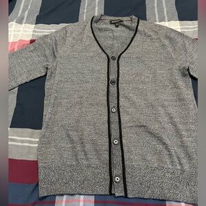 Men’s 
Banana Republic 
Cardi gan Sweater 
Size - Medium
Color - Gray